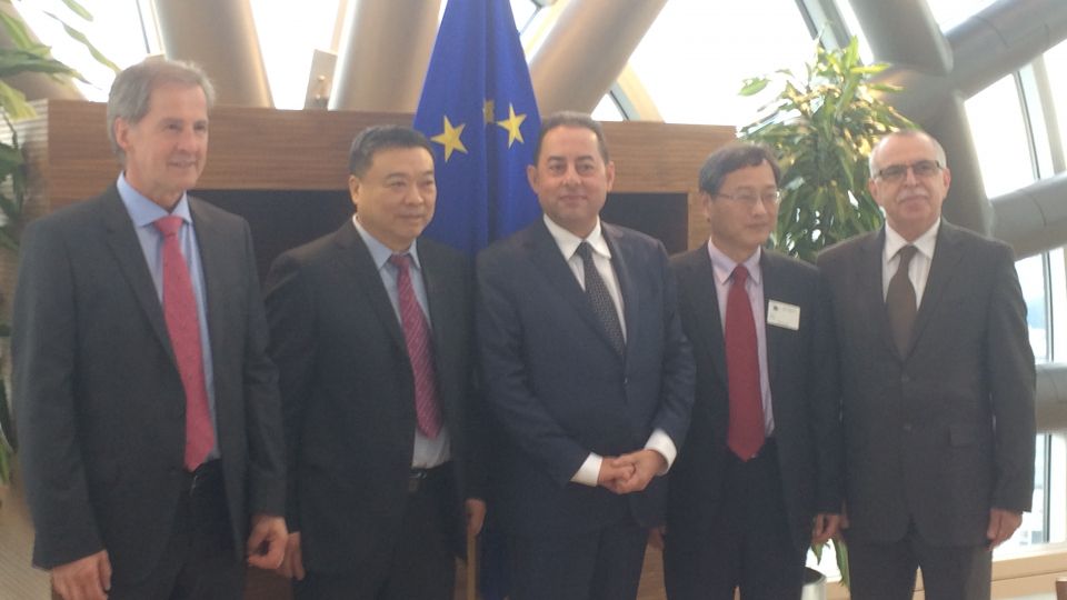 S&amp;Ds support closer EU-China cooperation  