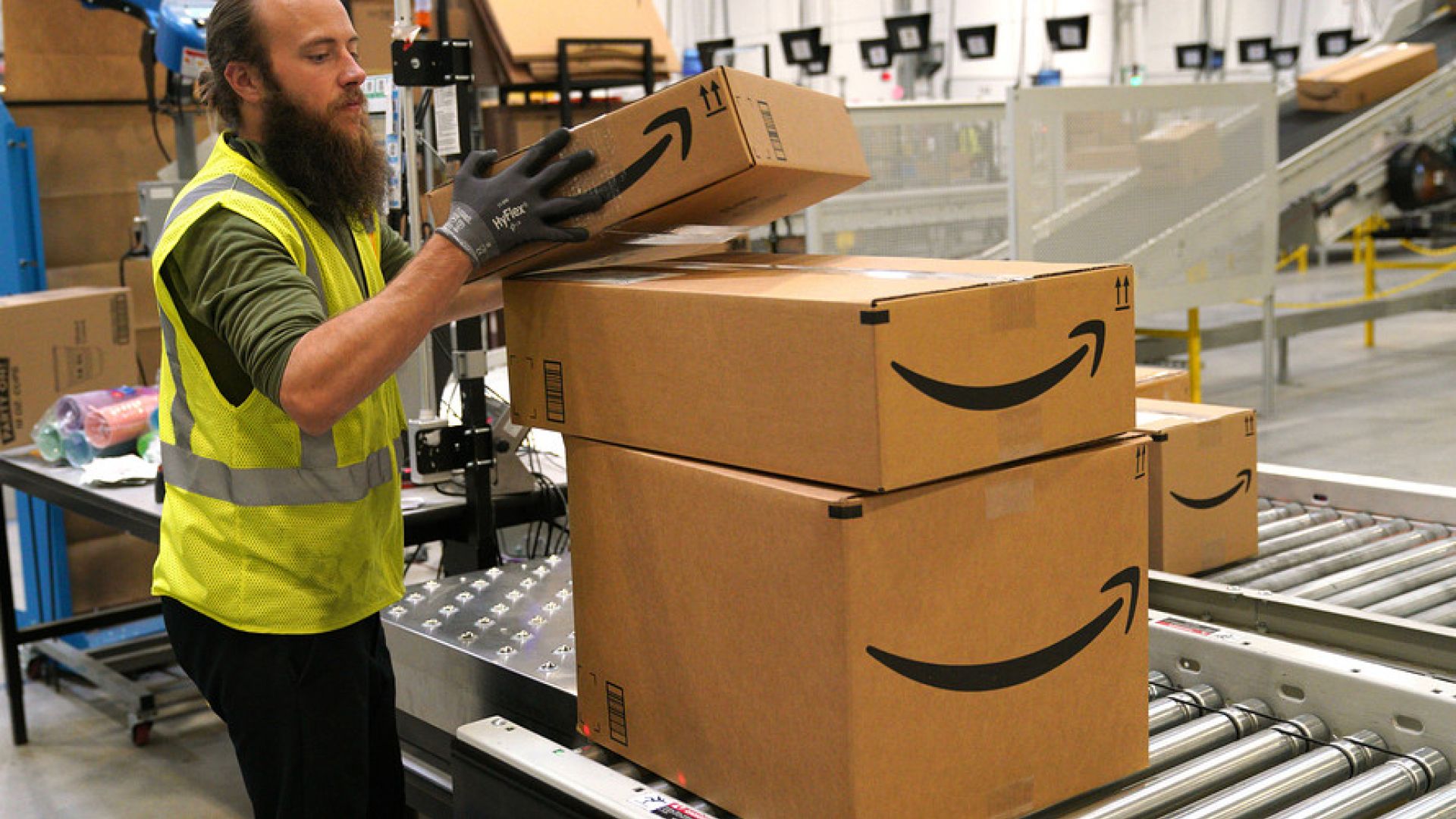 Stop modern slavery! S&Ds lead the offensive against Amazon's illegal and  unethical labour practices | Socialists & Democrats