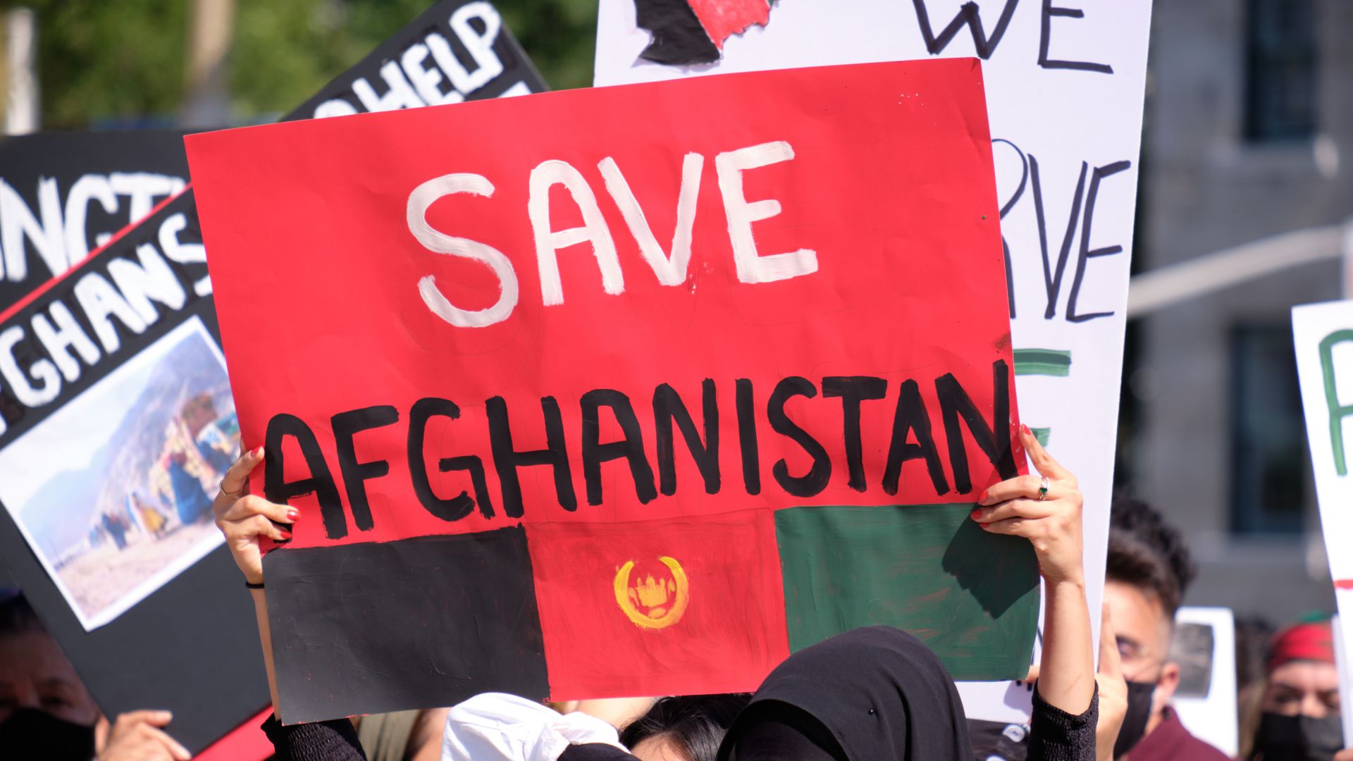 Afghanistan women refugees save 