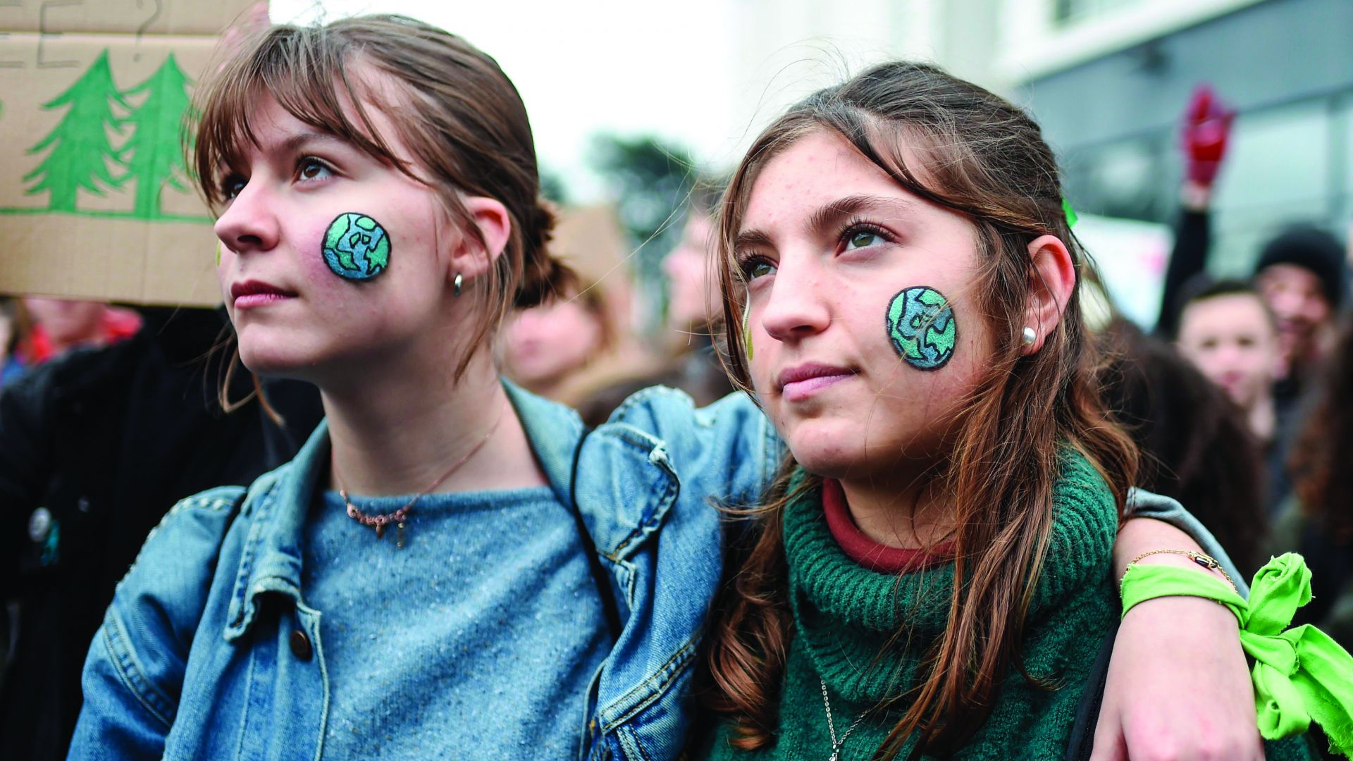 2 girls climate walk Paris 12 November 2021