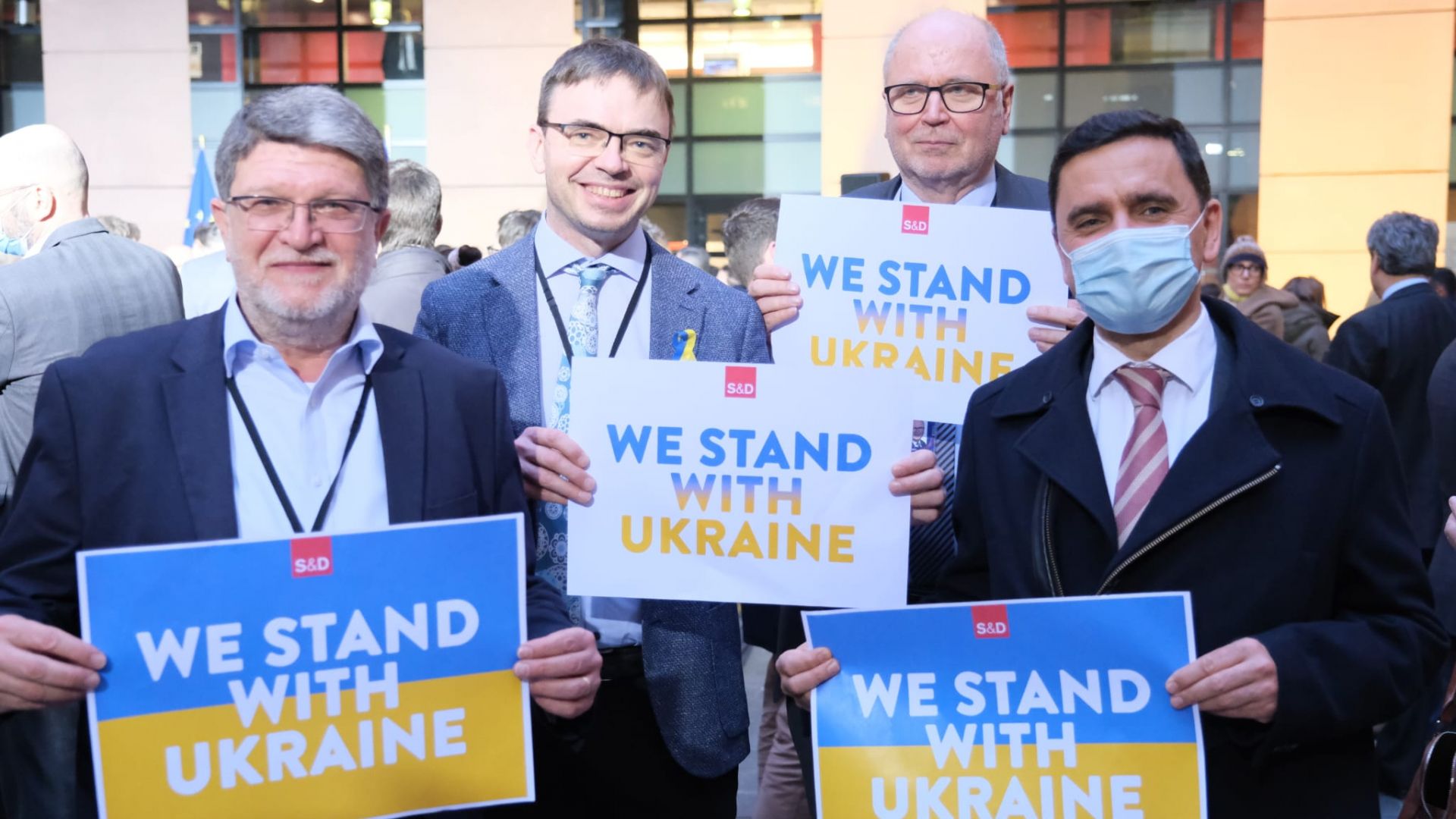 S&D MEPs Picula, Mikser, Heinaluoma and Marques with #StandWithUkraine banners in Strasbourg March 2022