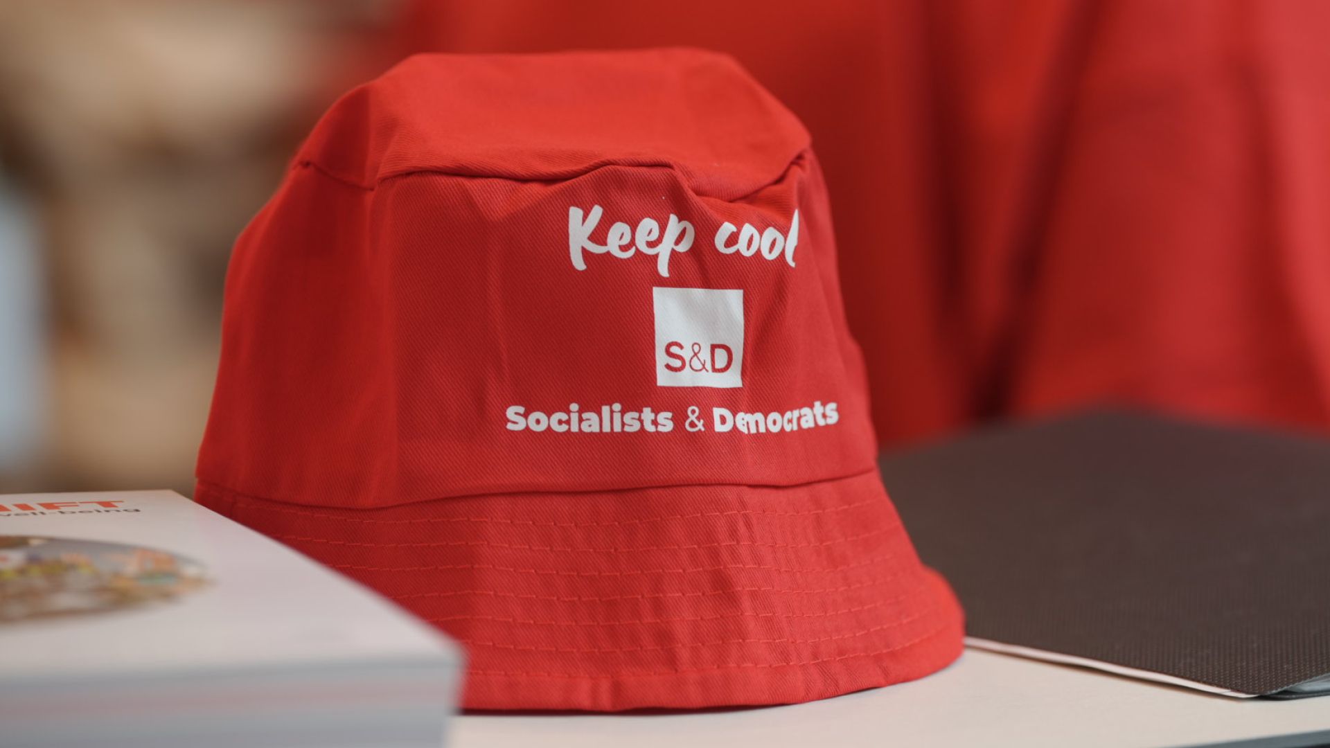 S&D hat with text that says "Keep cool" 