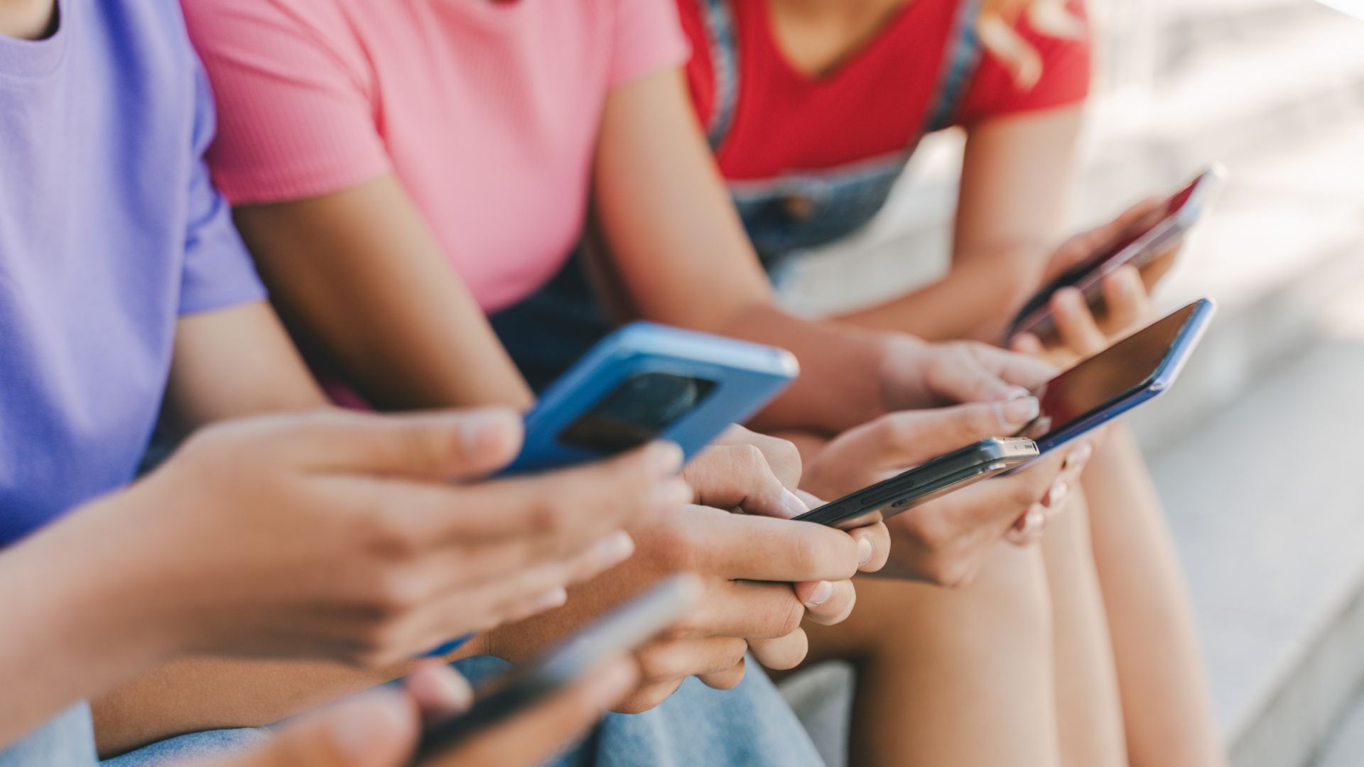 Protection of minors online