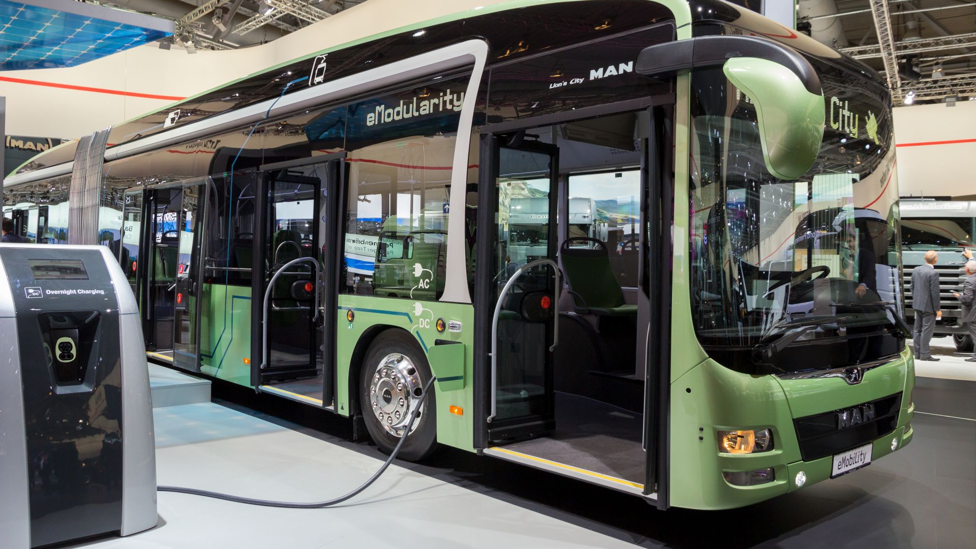 Electric bus for zero-emissions