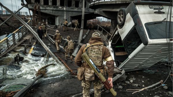 sanctions Russia war ukraine soldiers