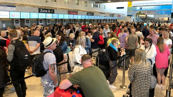 airport people cancellations