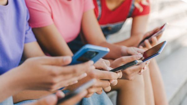 Protection of minors online