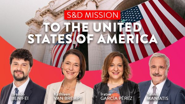 Photos of MEPs with an American flag