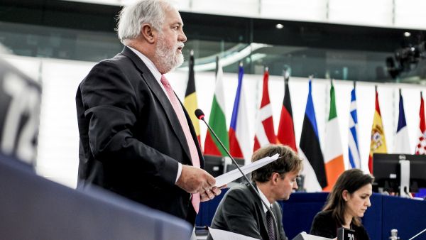 Cañete still has many questions to answer and must cooperate fully with anti-fraud office investigation Cañete still has many questions to answer and must cooperate fully with anti-fraud office investigation