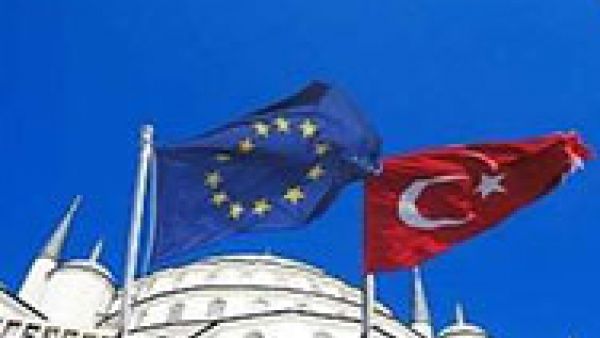 The European Socialists and Democrats call on the Council and the European Commission to restart EU membership negotiations with Turkey. The European Socialists and Democrats call on the Council and the European Commission to restart EU membership negotiations with Turkey.