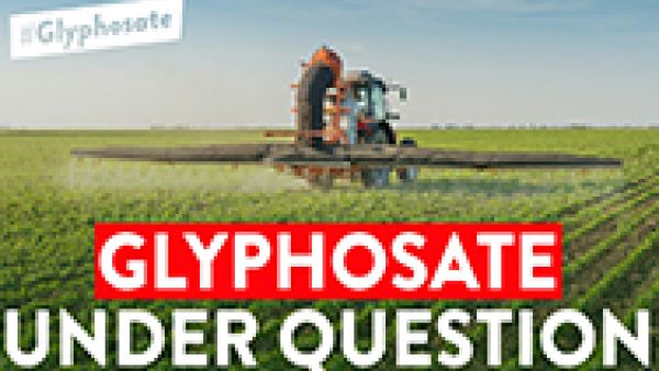 S&amp;Ds on glyphosate: tractor spraying in a field