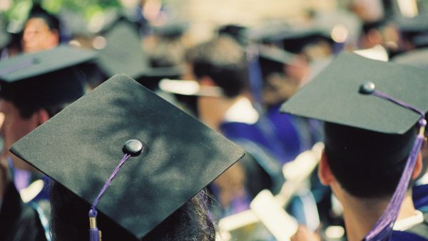 S&Ds encourage national EU leaders to take education seriously as part of the Social Pillar Students at graduation ceremony
