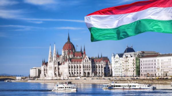 Hungarian Parliament and Hungarian flag