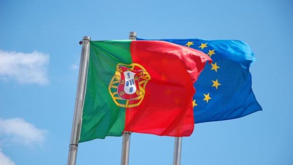 Udo Bullmann on his first trip as S&D leader to Portugal, Portuguese Socialist Party (PS) in Batalha, Prime Minister António Costa, Carlos Zorrinho, EU and Portuguese flags