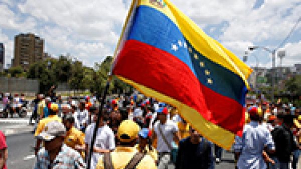 S&amp;Ds: EU must engage proactively to end Venezuelan crisis and seek a solution based on law, Elena Valenciano, Ramón Jáuregui Atondo, Francisco Assis, Maduro government, 