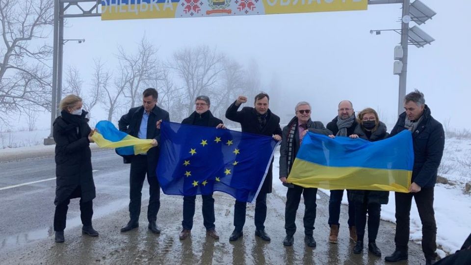 MEPs at the border with Ukraine on a mission in January 2022 before the invasion